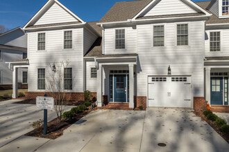 Holly Hills Townhomes in Williamsburg, VA - Building Photo - Building Photo