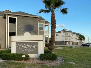 14802 Whitecap Blvd in Corpus Christi, TX - Building Photo - Building Photo