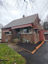 21481 Forbes Rd in Bedford, OH - Building Photo - Building Photo