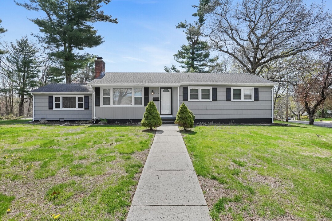 170 Riverside Dr in Hamden, CT - Building Photo