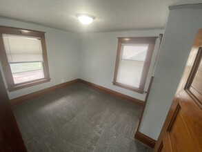 210 E Elm St, Unit 210 in Mankato, MN - Building Photo - Building Photo