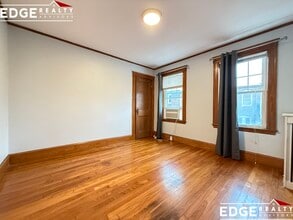 9 Brooksdale Rd, Unit 1 in Boston, MA - Foto de edificio - Building Photo