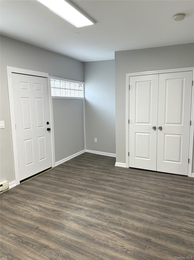 21 Collegeview Ave in Arlington, NY - Building Photo - Building Photo