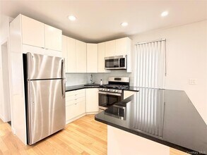 70-27 65th St in Queens, NY - Building Photo - Building Photo