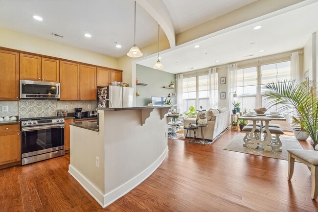 property at 3 Greenwich Dr