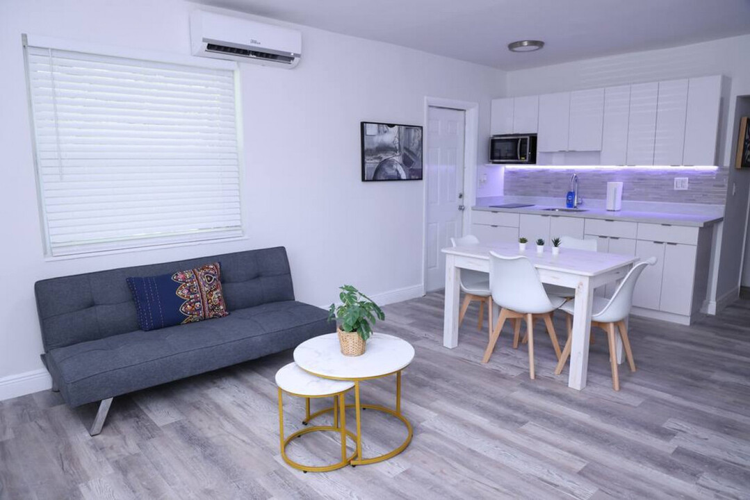 1109 Douglas Rd-Unit -ID1056521P in Miami, FL - Foto de edificio