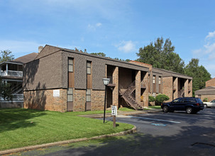 Montauk Arms Apartments in Mobile, AL - Building Photo - Building Photo