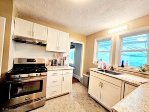 44 Day St, Unit 2 in Boston, MA - Building Photo - Building Photo