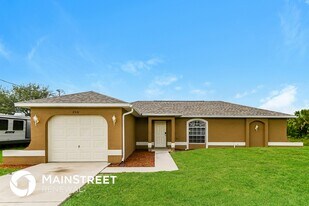 3931 20th St W in Lehigh Acres, FL - Building Photo