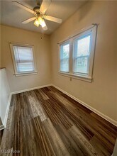33 Baker St in Berea, OH - Building Photo - Building Photo