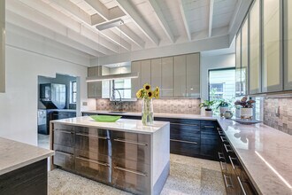 626 N Lakeside Dr in Lake Worth Beach, FL - Building Photo - Building Photo
