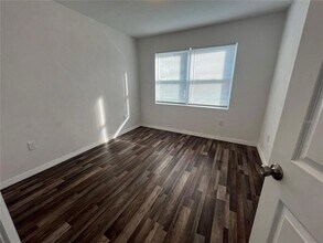 1222 SE 10th St in Gainesville, FL - Foto de edificio - Building Photo