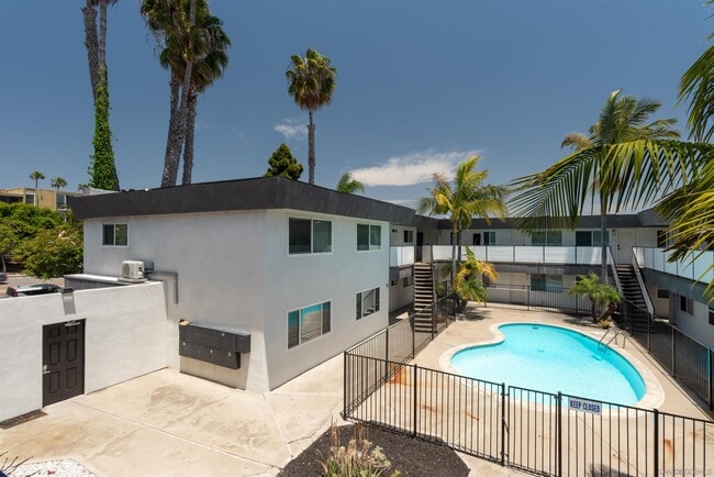 2275 Grand Ave in San Diego, CA - Building Photo - Building Photo