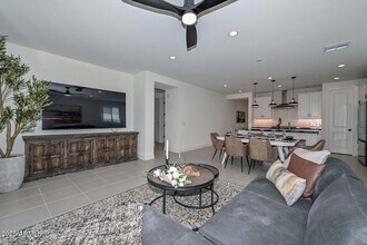 17141 W Middlebury St in Surprise, AZ - Building Photo - Building Photo
