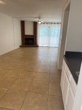 13959 Victory Blvd in Van Nuys, CA - Foto de edificio - Building Photo