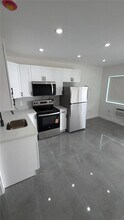 935 Jefferson Ave in Miami Beach, FL - Building Photo - Building Photo