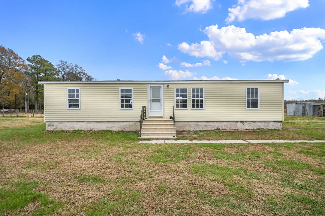 3370 Gun and Rod Club Rd in Houston, DE - Building Photo