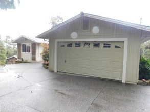 25922 Tucker Ln in Willits, CA - Building Photo - Building Photo