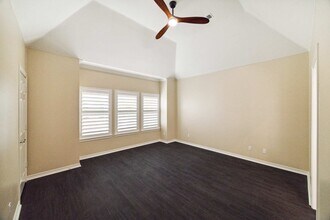6835 Staffordshire Crescent in Houston, TX - Building Photo - Building Photo