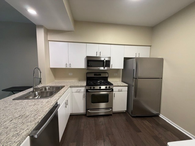 522 Peebles Ct in Batavia, IL - Building Photo - Building Photo