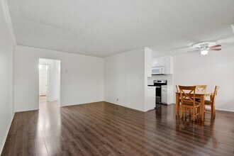 545 Chestnut Ave in Long Beach, CA - Building Photo - Building Photo