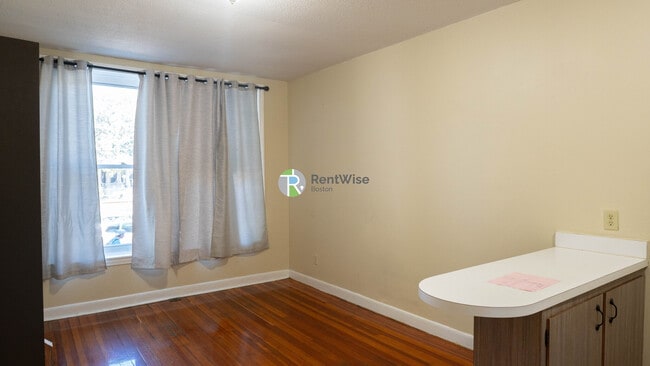 1132 Commonwealth Ave in Boston, MA - Building Photo - Building Photo