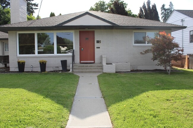 2 S Garfield Ave