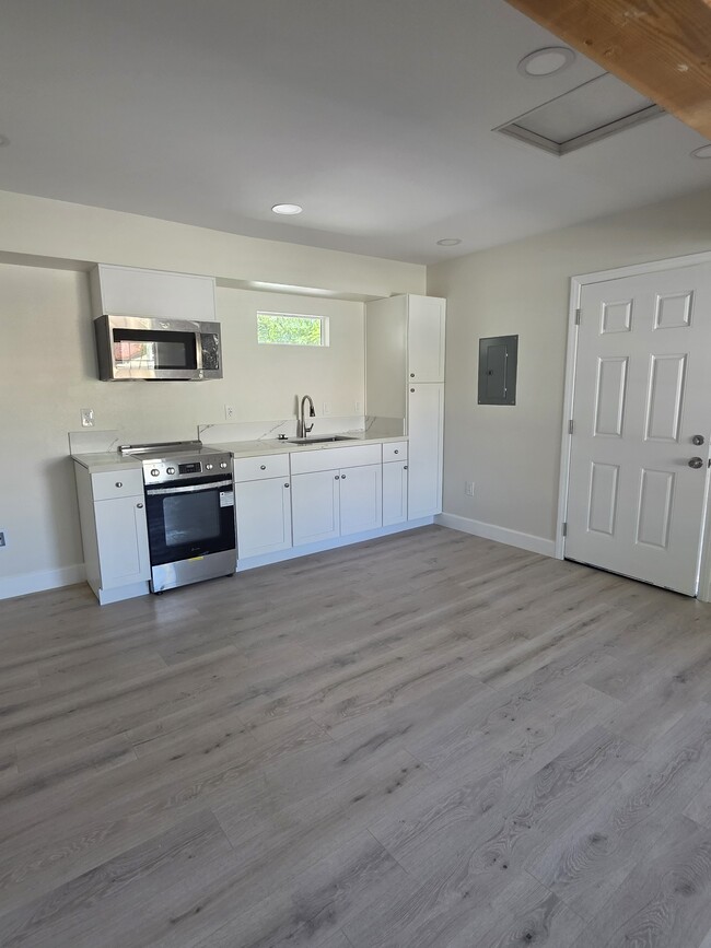 1932 Silverwood Cir, Unit 1932 Silverwood Circle