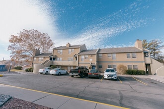 La Mesa Pearl in El Paso, TX - Building Photo - Building Photo