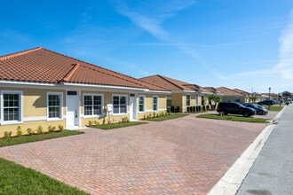 1566 Cumin Dr in Poinciana, FL - Building Photo - Building Photo