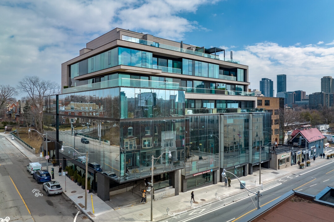Hill and Dale Residences in Toronto, ON - Building Photo