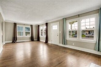 215 S 46th St in Tacoma, WA - Building Photo - Building Photo