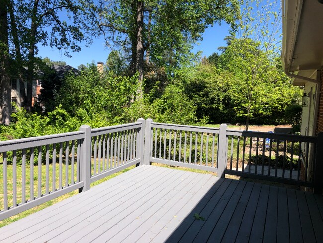 1104 Lynmoor Dr NE in Atlanta, GA - Building Photo - Building Photo