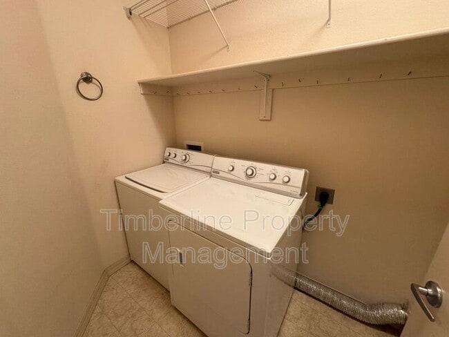 1570 Little Bear Crk in Colorado Springs, CO - Building Photo - Building Photo