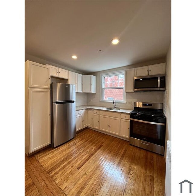 2444 N 50th St, Unit #2 in Philadelphia, PA - Building Photo - Building Photo