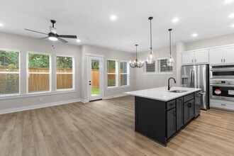 16030 Mason Run Dr in Houston, TX - Building Photo - Building Photo