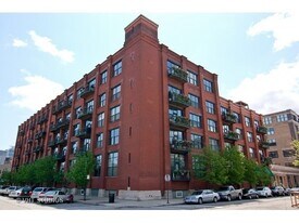 1000 W Washington Blvd in Chicago, IL - Building Photo