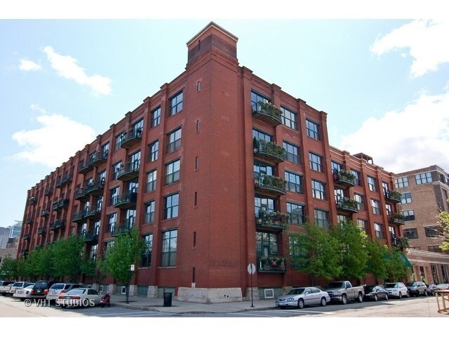 1000 W Washington Blvd in Chicago, IL - Building Photo