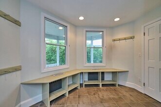 16 Indiana Terrace in Newton, MA - Building Photo - Building Photo