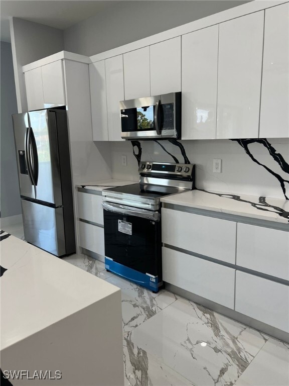 813 Aiken Ave in Lehigh Acres, FL - Building Photo - Building Photo