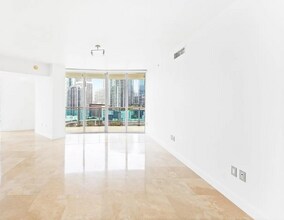 350 S Miami Ave, Unit 1802 in Miami, FL - Building Photo - Building Photo