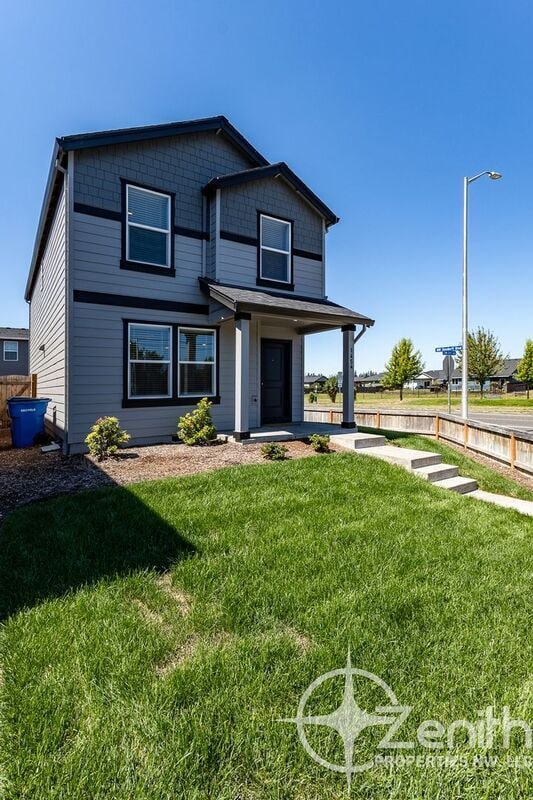 1454 NW 20th Ave in Battle Ground, WA - Foto de edificio - Building Photo