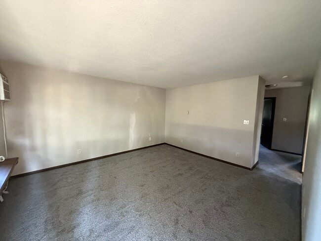 property at 1820 Oliver Ct