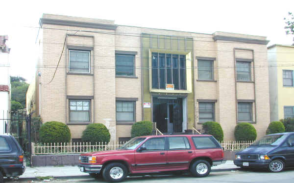 424 N Coronado St in Los Angeles, CA - Building Photo