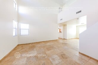 7111 N 77th Dr in Glendale, AZ - Foto de edificio - Building Photo