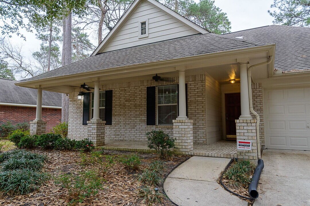 19 Wild Orchid Ct in Conroe, TX - Building Photo