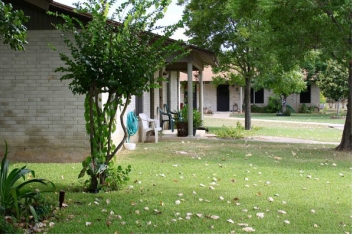 Nolan Terrace Apartments in Luling, TX - Building Photo - Building Photo