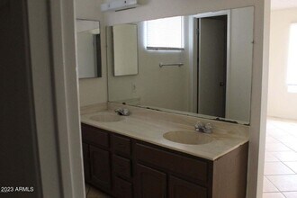 1333 E Grove Cir in Mesa, AZ - Building Photo - Building Photo