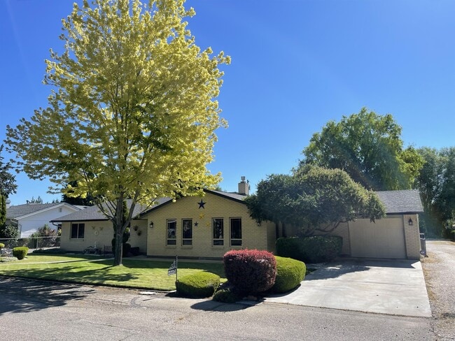 property at 2224 N Bryson Rd