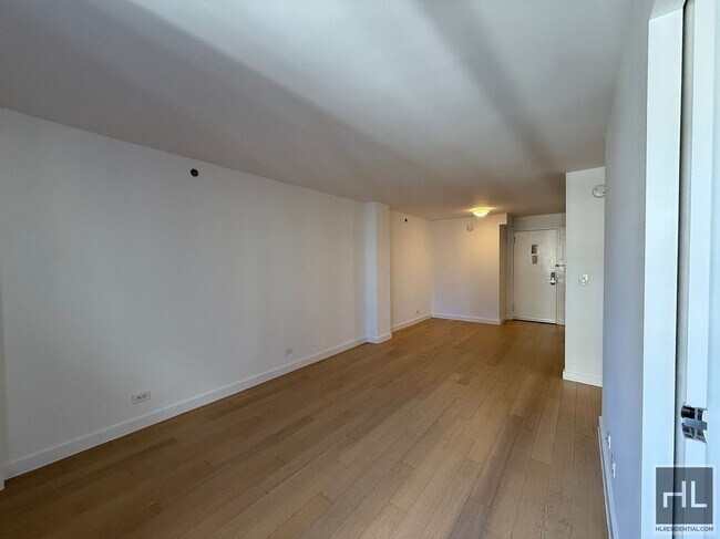 East 39th Street in New York, NY - Building Photo - Building Photo